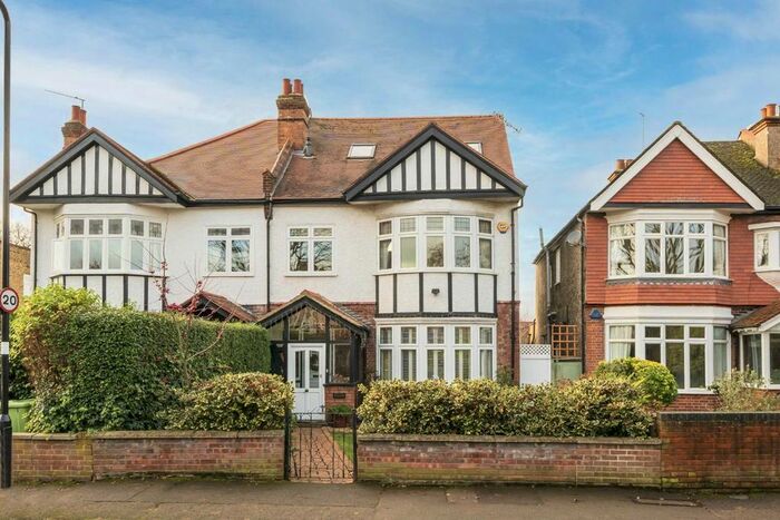 5 Bedroom Semi-Detached House To Rent In Mount Pleasant Road, London, W5