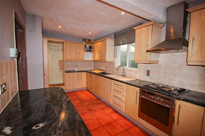 2 Bedroom Semi-Detached House For Sale In Cardington Road, Bedford, Bedfordshire, MK42
