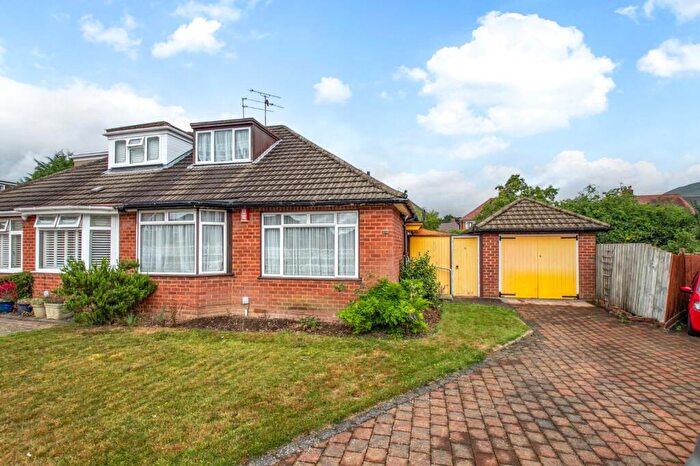 3 Bedroom Bungalow For Sale In Rose Avenue, Alvechurch, Birmingham, Worcestershire, B48