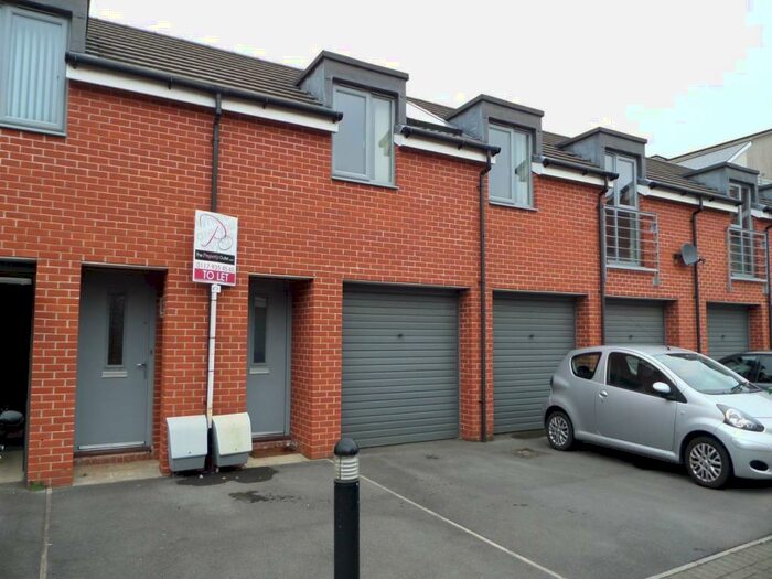 2 Bedroom Coach House To Rent In Home Leas Close, Cheswick Village, Bristol, BS16