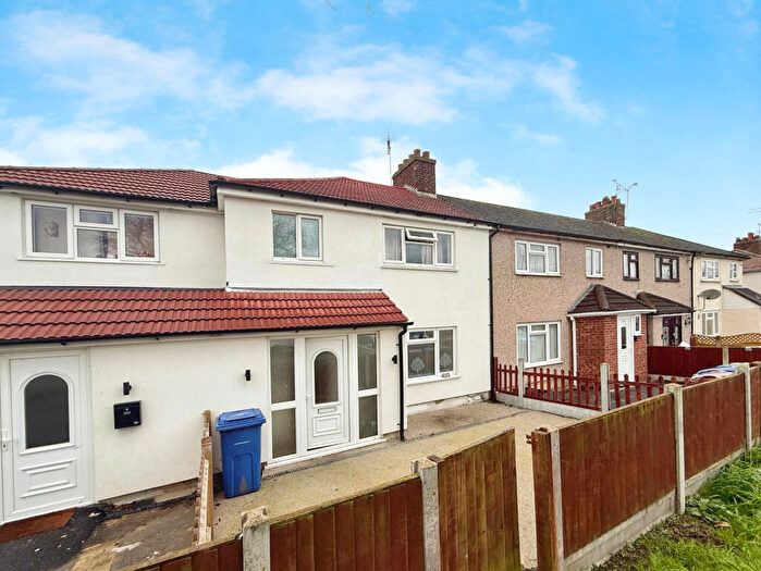 4 Bedroom Terraced House To Rent In Feenan Highway, Tilbury, Essex, RM18