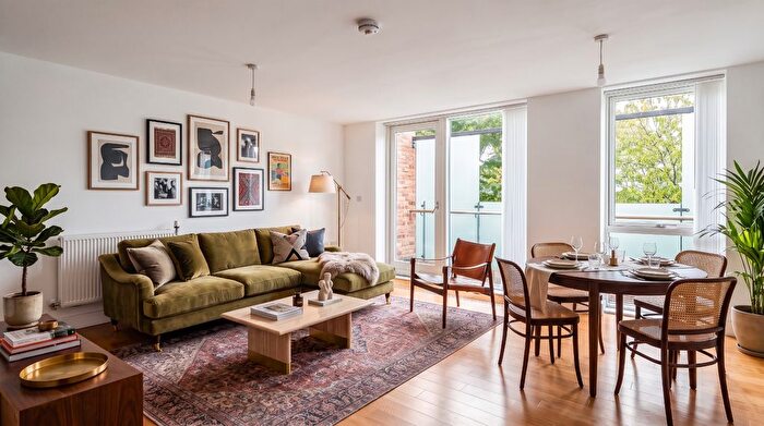 2 Bedroom Flat For Sale In Alscot Road, Bermondsey, SE1