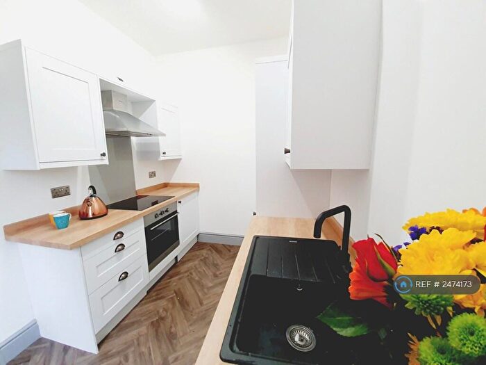 2 Bedroom Flat To Rent In Market Place, Long Eaton, Nottingham, NG10