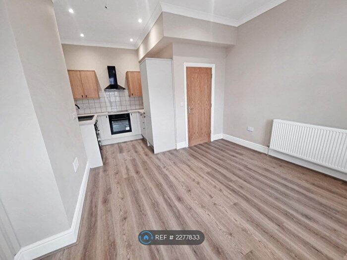 2 Bedroom Flat To Rent In Alexandra Road, Prenton, CH43