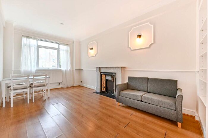 1 Bedroom Flat To Rent In Camden Road, Camden Town, London, NW1