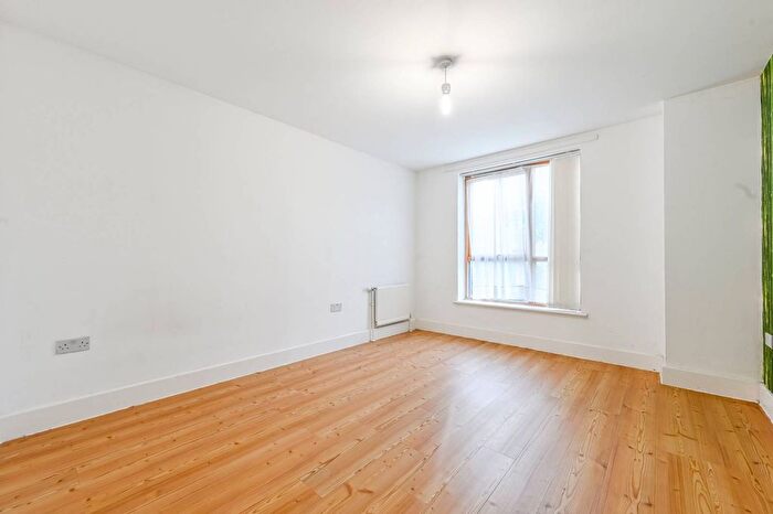 2 Bedroom Flat To Rent In Chargeable Lane, Plaistow, London, E13