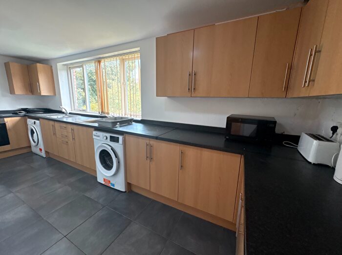 1 Bedroom Flat To Rent In Holland Place, Liverpool, L7