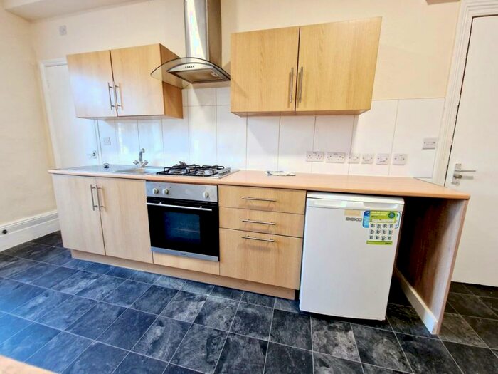 Flat To Rent In Rushmore Road, Clapton, E5