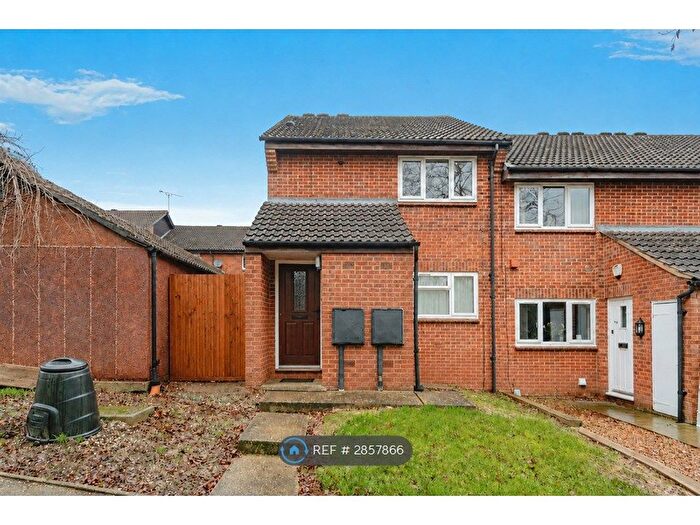 1 Bedroom Flat To Rent In Southbrook, Crawley, RH11