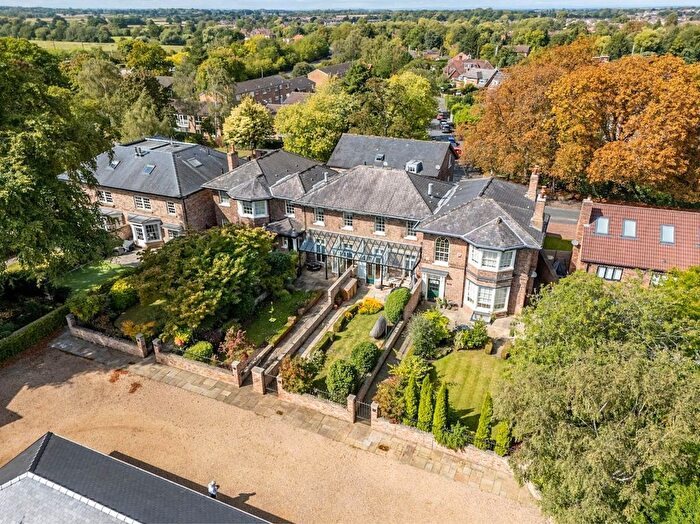 4 Bedroom Terraced House For Sale In College Court, Dringhouses, York, YO24