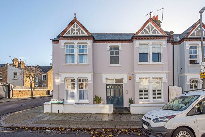 1 Bedroom Flat To Rent In Treport Street, London, SW18