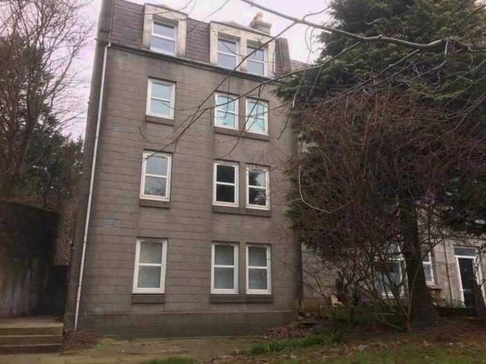 2 Bedroom Flat To Rent In King's Crescent, Aberdeen, AB24
