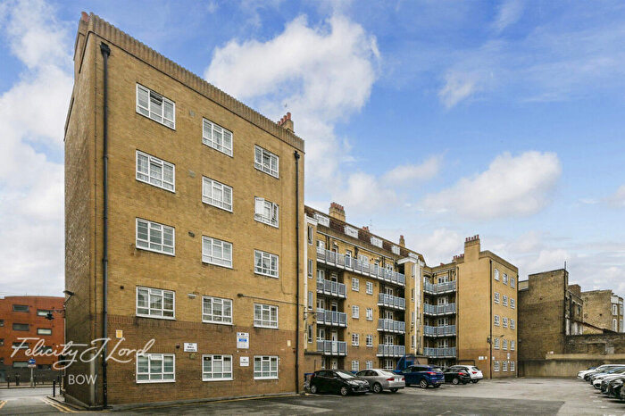 2 Bedroom Flat For Sale In West India Dock Road, London, E14