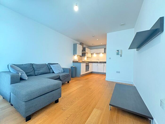2 Bedroom Flat To Rent In Monk Bridge Road, Meanwood, Leeds, LS6