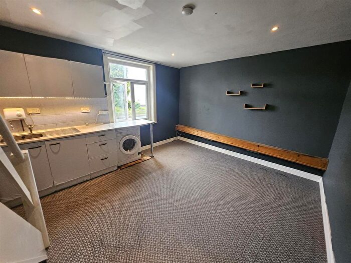 1 Bedroom Flat To Rent In Bury Road, Bolton, BL2