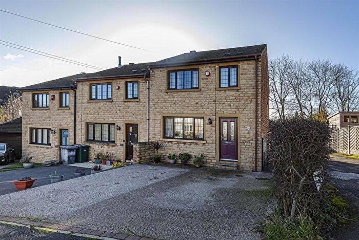 3 Bedroom End Of Terrace House For Sale In Side Lane, Longwood, Huddersfield, HD3