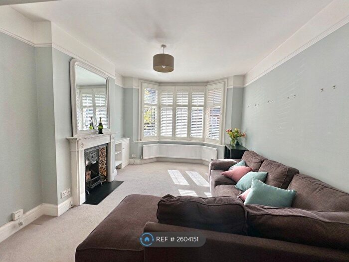 3 Bedroom Semi-Detached House To Rent In The Crosspath, Radlett, WD7