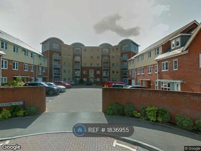 4 Bedroom End Of Terrace House To Rent In Yoxall Mews, Redhill, RH1