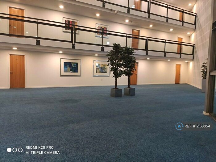 2 Bedroom Flat To Rent In Crown Point Road, Leeds, LS9