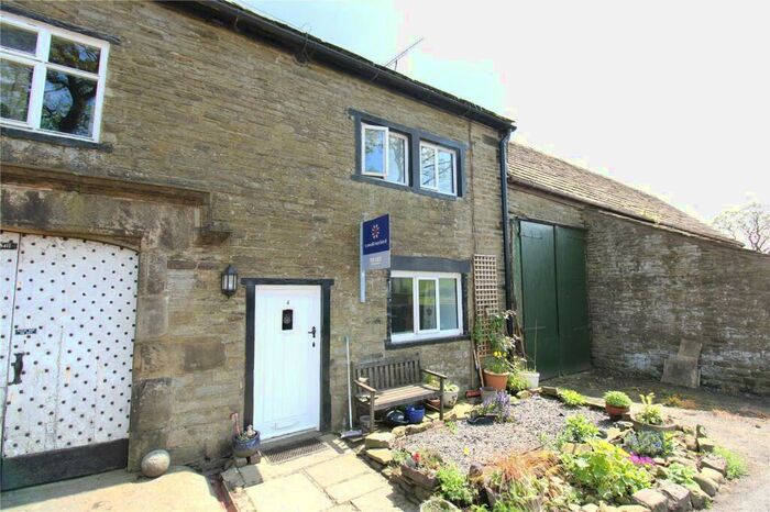 2 Bedroom Terraced House To Rent In Ashworth Road, Rochdale, Greater Manchester, OL11