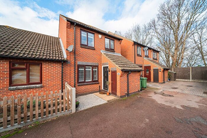 3 Bedroom Semi Detached House For Sale In Hasted Close, Greenhithe, Kent, DA9