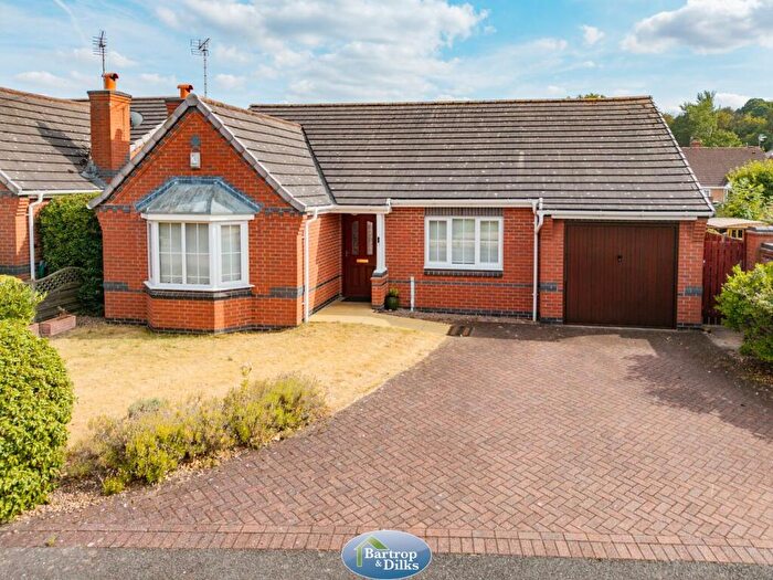 3 Bedroom Detached Bungalow For Sale In Hazelwood Grove, Worksop, S80