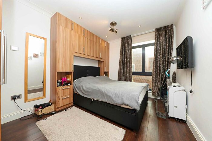 2 Bedroom Apartment For Sale In The Runway, Ruislip, HA4
