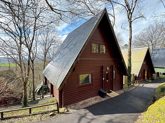 2 Bedroom Lodge For Sale In Top Road, Finlake Holiday Park, Chudleigh, Newton Abbot, TQ13