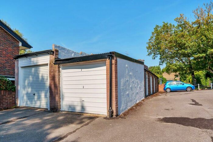 Garage / Parking To Rent In Halsbury Close, Stanmore, HA7