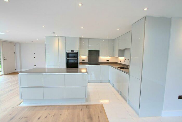 4 Bedroom Detached House To Rent In Watergate Lodge, Bainton, Oxon, OX27