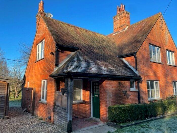 3 Bedroom Semi-Detached House To Rent In Woolton Hill, Newbury, Berkshire, RG20