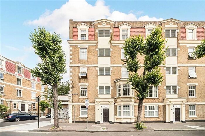 2 Bedroom Flat To Rent In Ainsley Street, Bethnal Green, E2