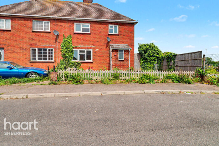 3 Bedroom Semi-Detached House For Sale In Park Avenue, Queenborough, ME11