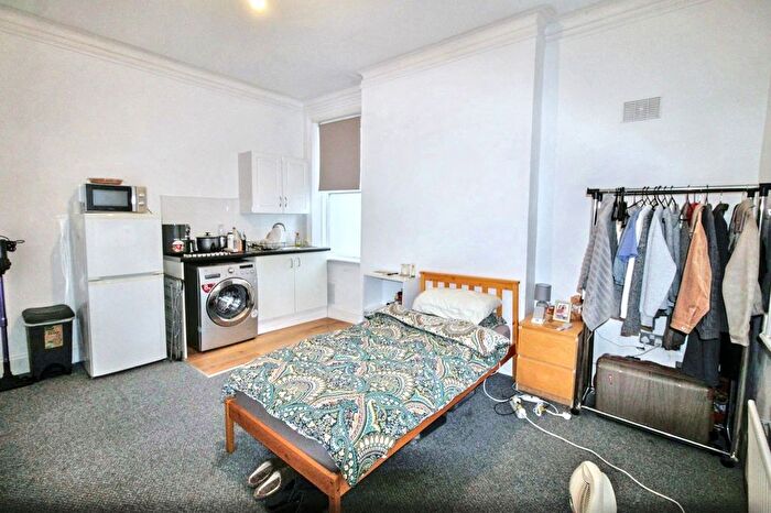 1 Bedroom Studio To Rent In Killingworth Road, South Gosforth, Newcastle Upon Tyne, NE3