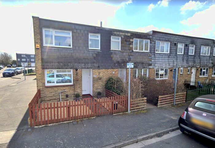 3 Bedroom End Terrace House To Rent In Greatfields Drive, Hillingdon, UB8