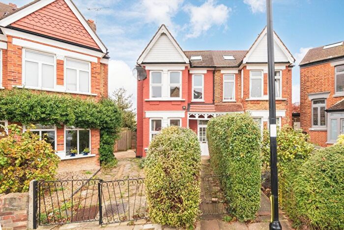 4 Bedroom Property For Sale In Kingsley Avenue, Ealing, W13