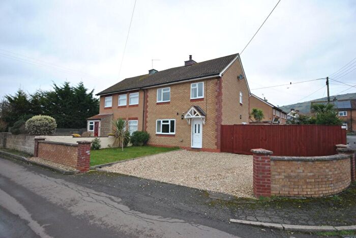 3 Bedroom Semi-Detached House For Sale In South Close, Draycott, BS27