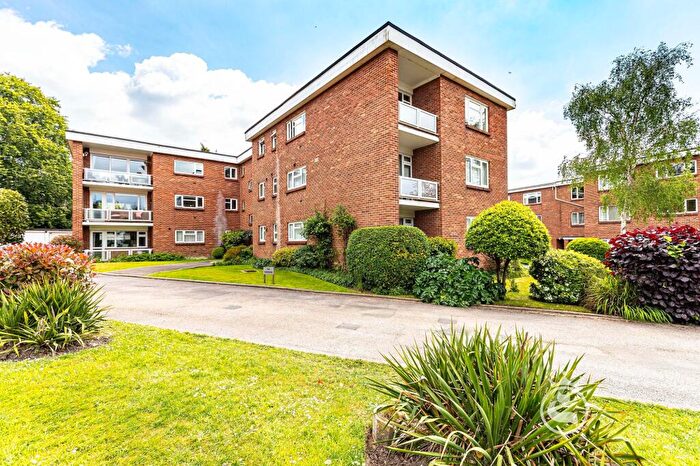 2 Bedroom Flat For Sale In Pascoe Close, Sinclair Court Pascoe Close, BH14