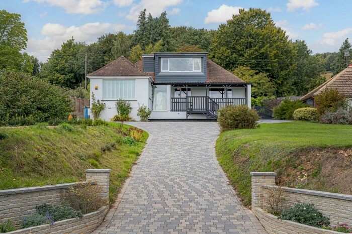 4 Bedroom Detached Bungalow For Sale In Canterbury Road, Bilting, TN25