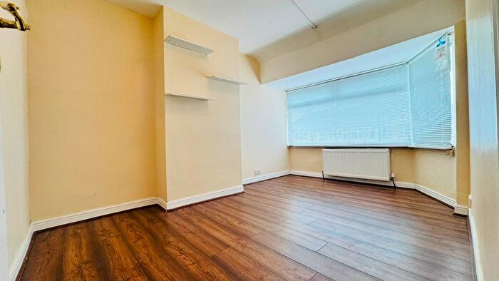 3 Bedroom End Of Terrace House To Rent In Lathkill Close, Enfield, EN1