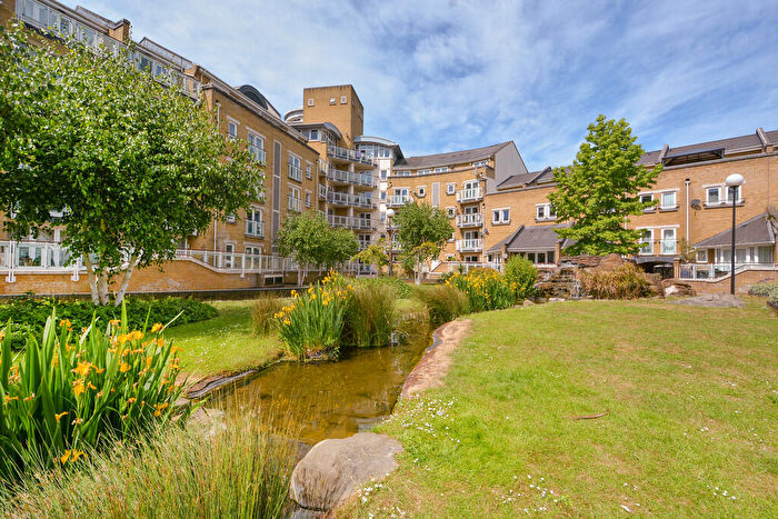 2 Bedroom Apartment To Rent In Cypress House, Woodland Crescent, SE16