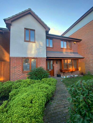 3 Bedroom Detached House To Rent In High Wycombe, Buckinghamshire, HP11