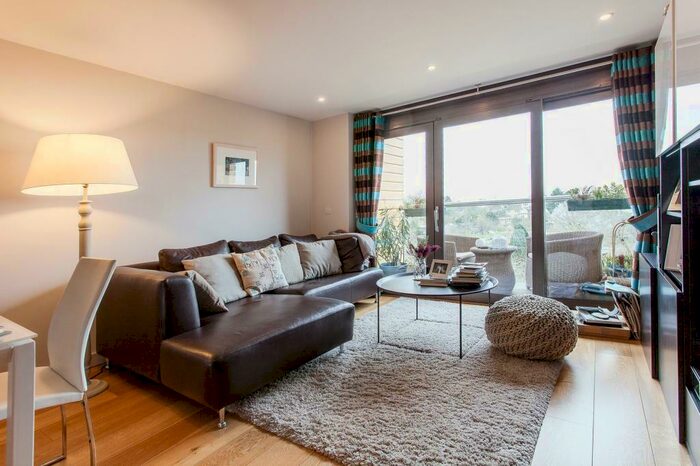 2 Bedroom Apartment To Rent In Granville Road, London, NW2