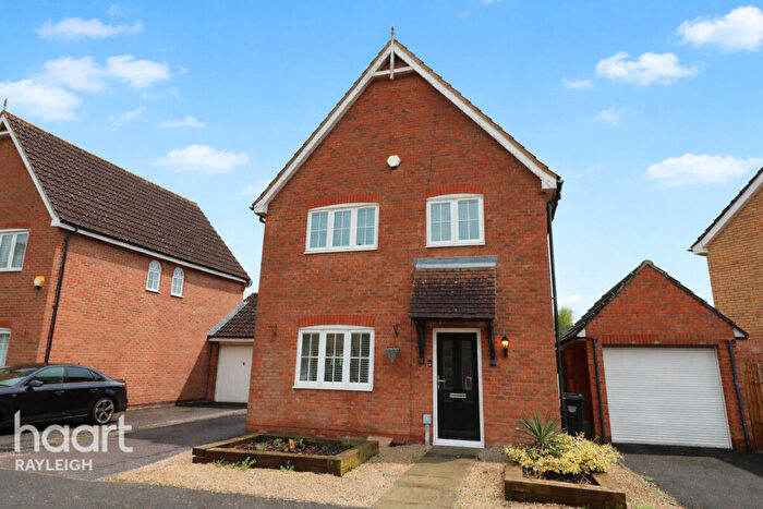 4 Bedroom Detached House To Rent In Redwood Drive, Basildon, SS15