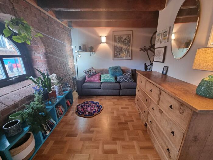 2 Bedroom Apartment To Rent In Jackson's Warehouse, Tariff Street, M1