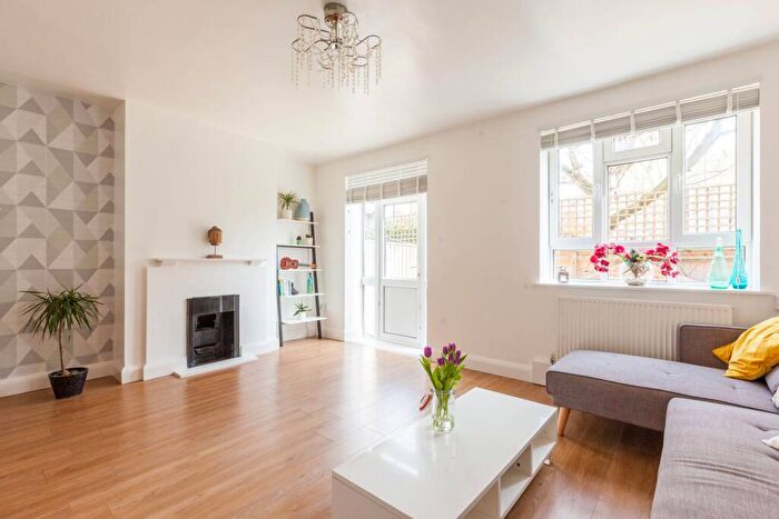 Studio To Rent In Talwin Street, Bow, London, E3