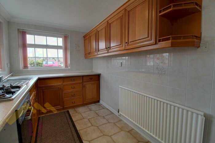 2 Bedroom Bungalow To Rent In Parkway, Armthorpe, Doncaster, DN3