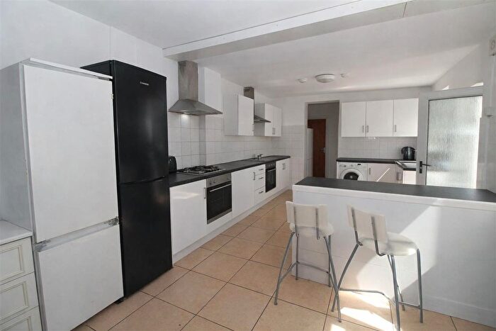 8 Bedroom Property To Rent In Ruthin Gardens, Cathays, Cardiff, CF24