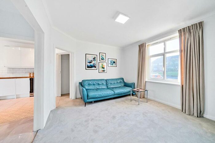 4 Bedroom Terraced House For Sale In Southend Lane, Catford, SE6