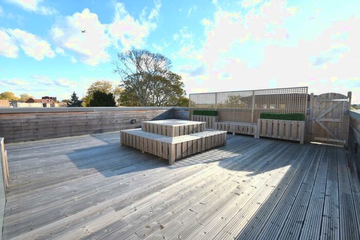 1 Bedroom Apartment To Rent In Centric, Acre Passage, Windsor, SL4